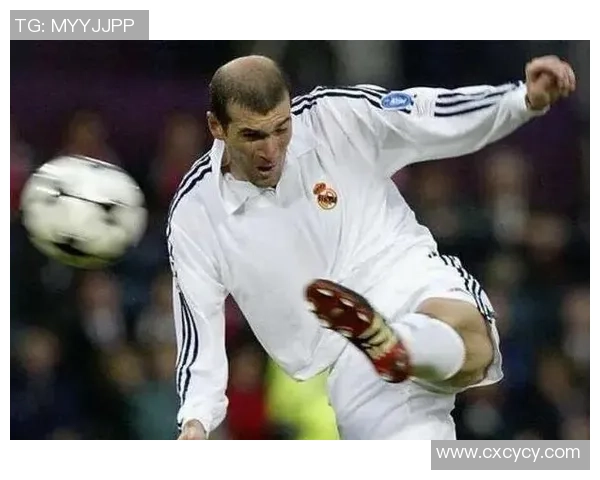 37岁足球明星的巅峰对比与职业生涯成就分析